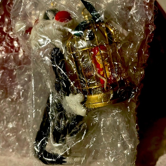 Hallmark Ornament Sylvester’s Gift Looney Tunes new in box unused condition - Picture 2 of 5